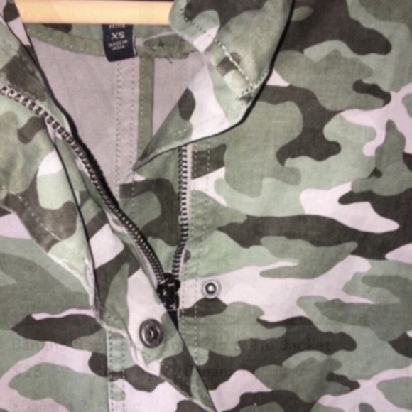Banana Republic Camo Zip & Tie Jacket - Picture 6 of 6